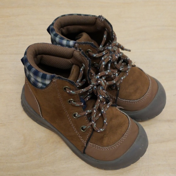 OshKosh B'gosh Other - ❤OSHKOSH LACE UP BOOTS, toddler boy size 10